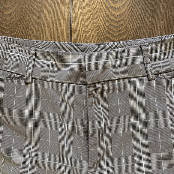 Dockers Women’s Capri Plaid Pants.  Size 12P - Picture 2 of 10